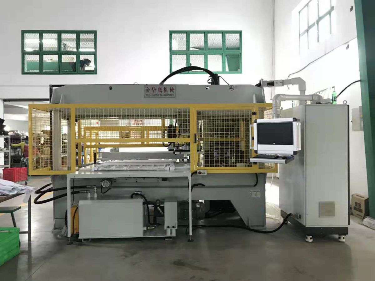 Máy dập thủy lực tự động thay dao