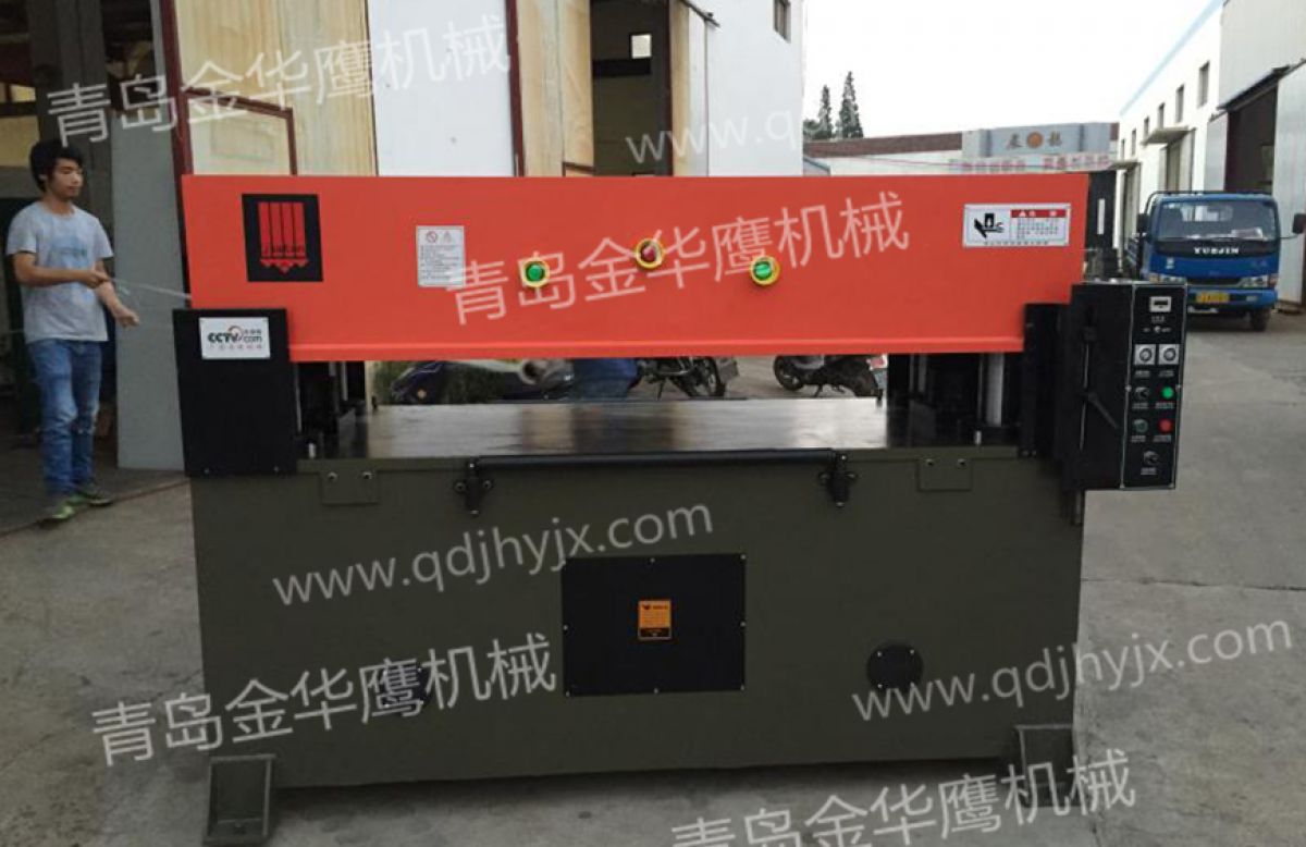 Máy Dập Thủy Lực 4 Trụ