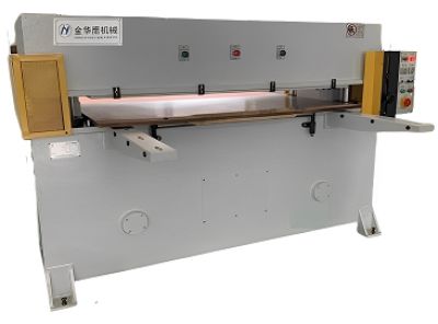Máy dập thủy lực bốn trụ loại 80 tấn