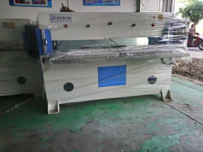 Máy dập thủy lực hai khay